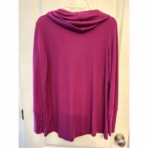 Top - Picture 2 of 4